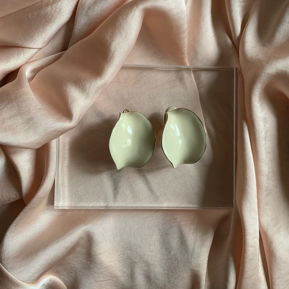 Vintage Gold Toned Off White Enamel Petal Bridal Earrings 80s 90s Clip on